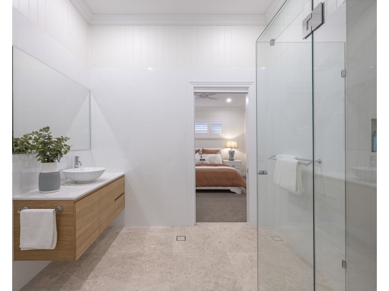 18 Doncaster Street, Hendra QLD 4011