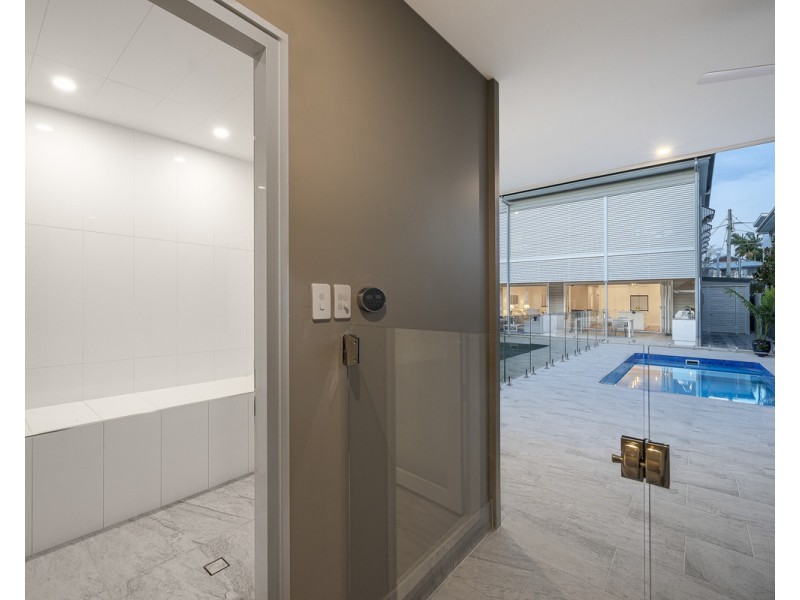 18 Doncaster Street, Hendra QLD 4011