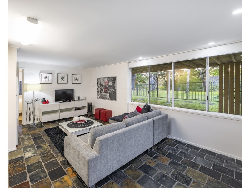 11 Oriana Crescent, Yeronga QLD 4104