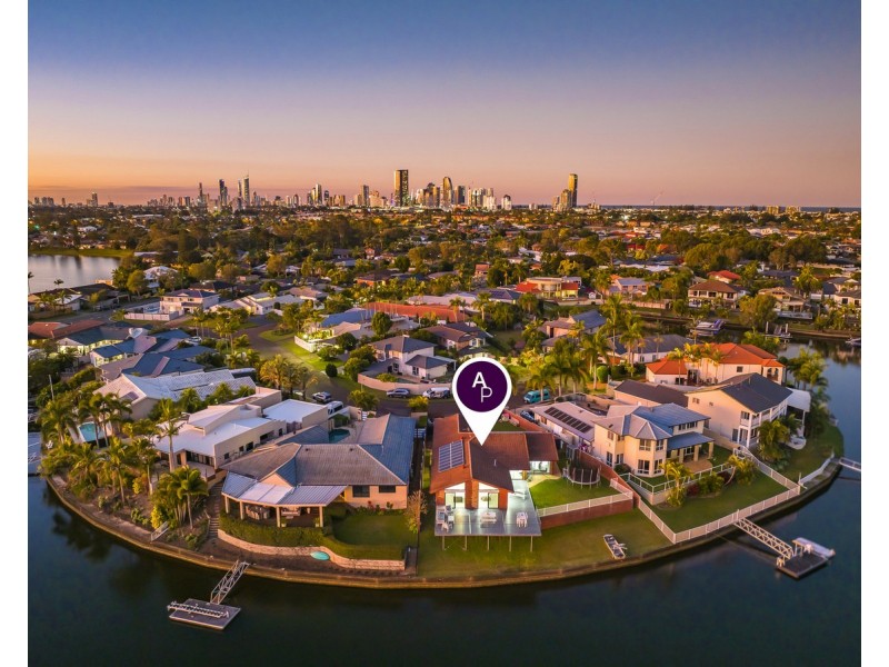 15 Bernardino Court, Mermaid Waters QLD 4218