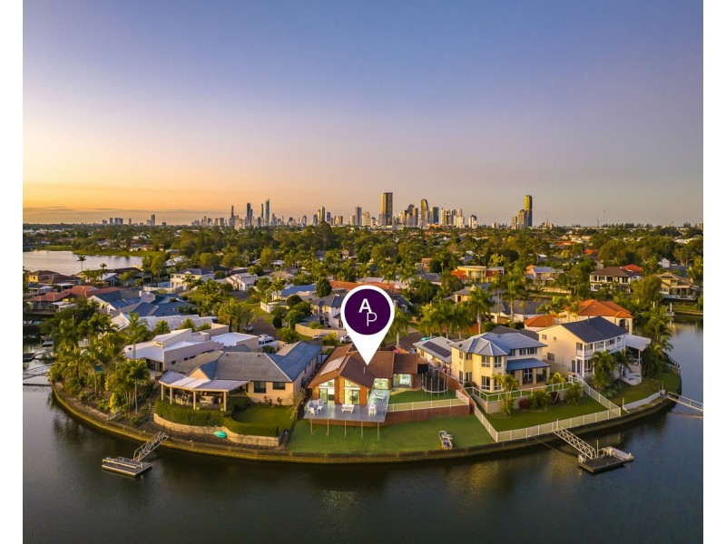 15 Bernardino Court, Mermaid Waters QLD 4218