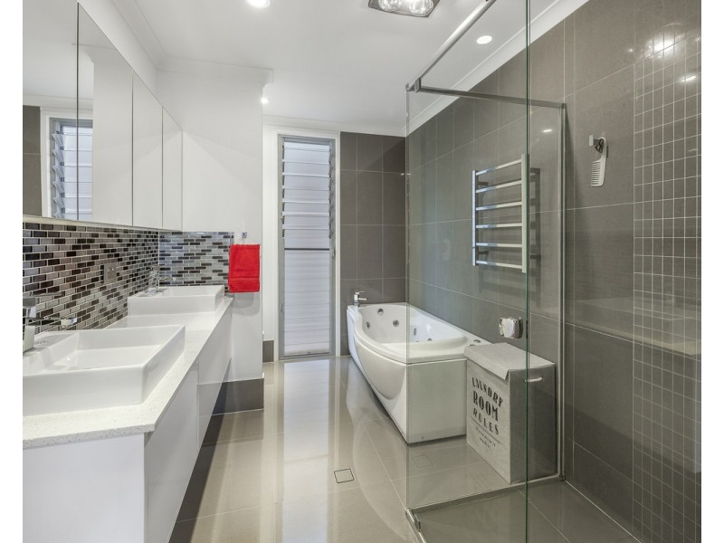 17 Choice Close, Kenmore QLD 4069
