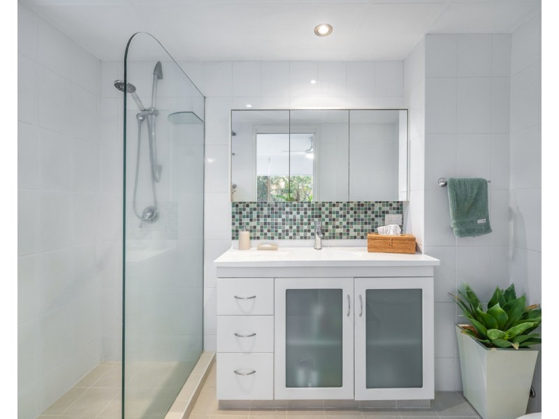 3/24 The Esplanade, Burleigh Heads QLD 4220