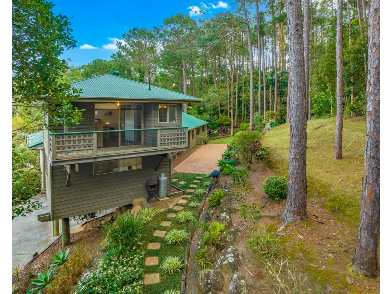 3 Tammin Place, Elanora QLD 4221