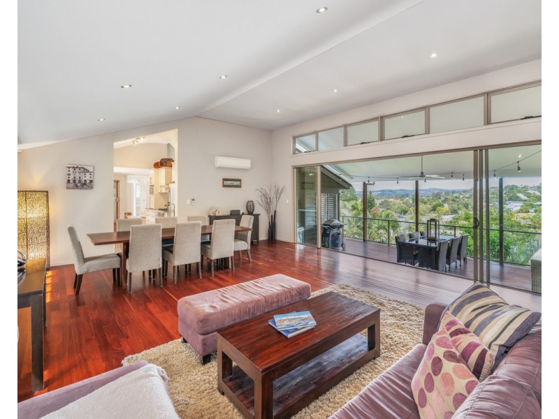 3 Tammin Place, Elanora QLD 4221