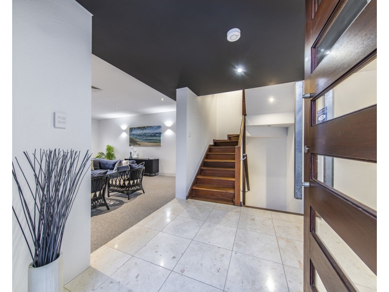 19 Wells Street, Southport QLD 4215
