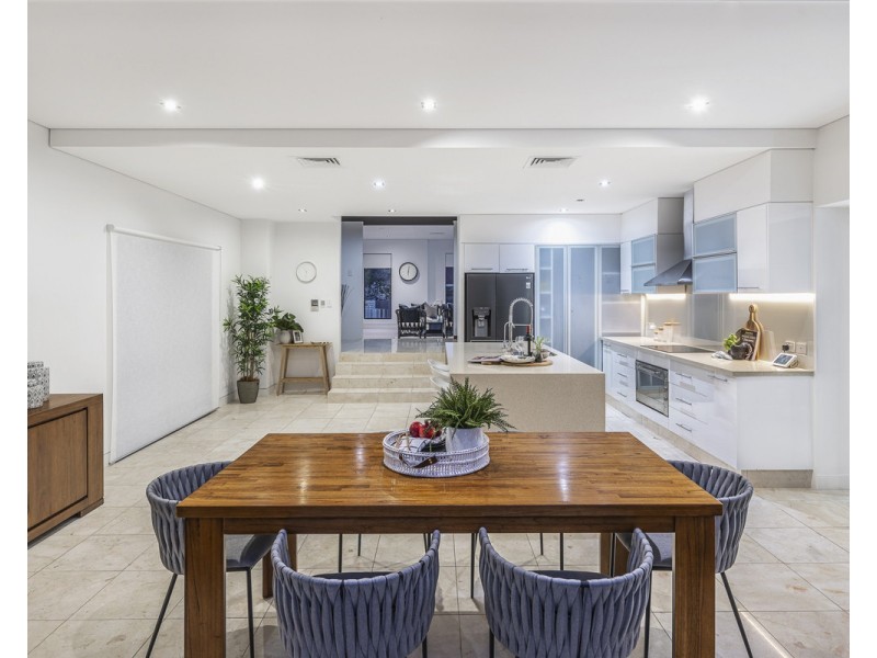 19 Wells Street, Southport QLD 4215