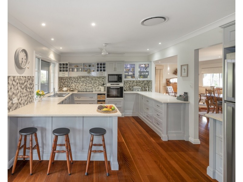 20 Royston Street, Brookfield QLD 4069