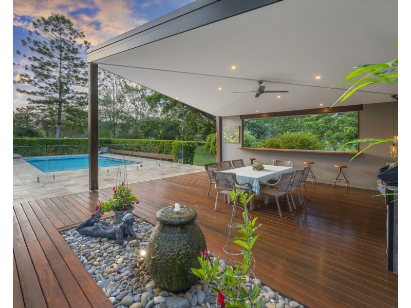 20 Royston Street, Brookfield QLD 4069
