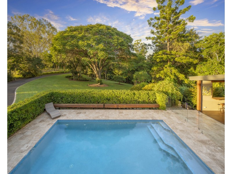 20 Royston Street, Brookfield QLD 4069