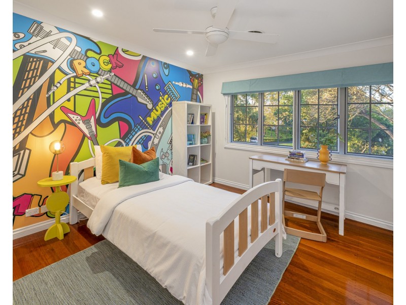 20 Royston Street, Brookfield QLD 4069