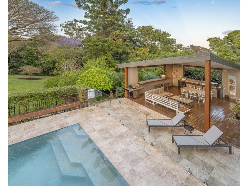 20 Royston Street, Brookfield QLD 4069