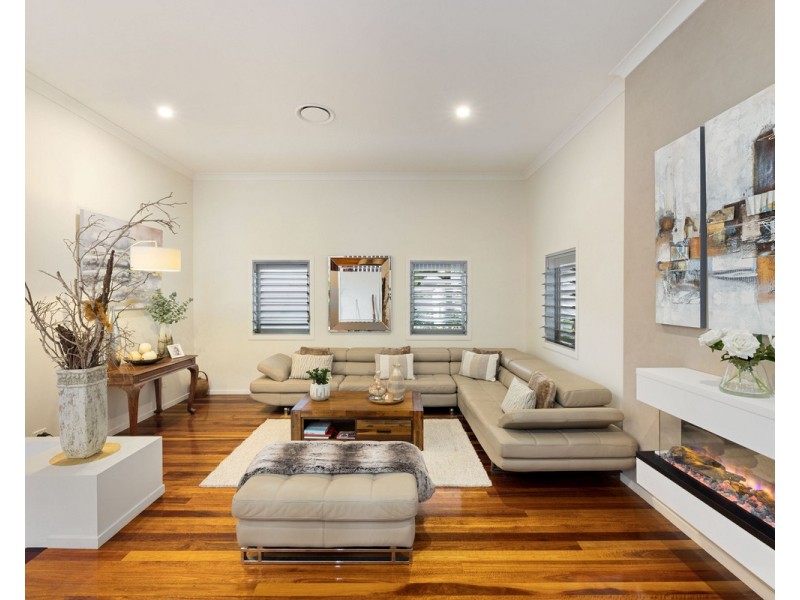 202 Simpsons Road, Bardon QLD 4065