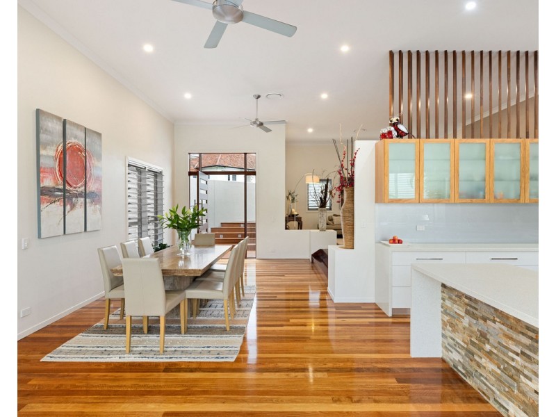 202 Simpsons Road, Bardon QLD 4065