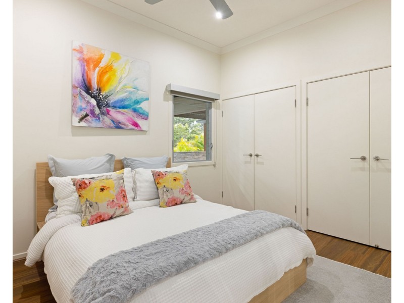 202 Simpsons Road, Bardon QLD 4065