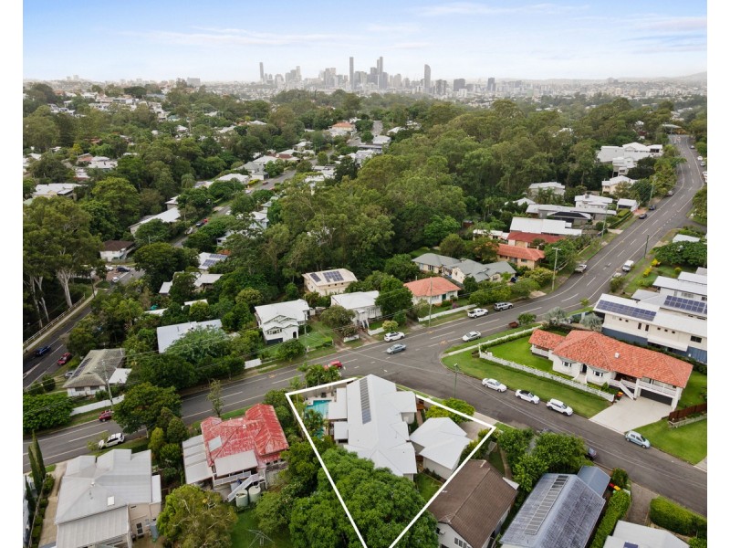 202 Simpsons Road, Bardon QLD 4065