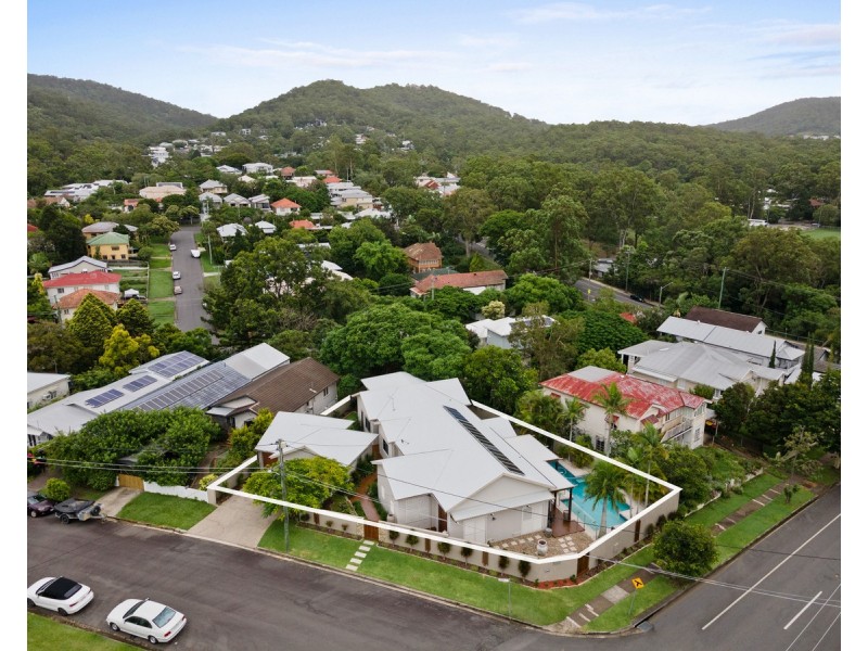 202 Simpsons Road, Bardon QLD 4065