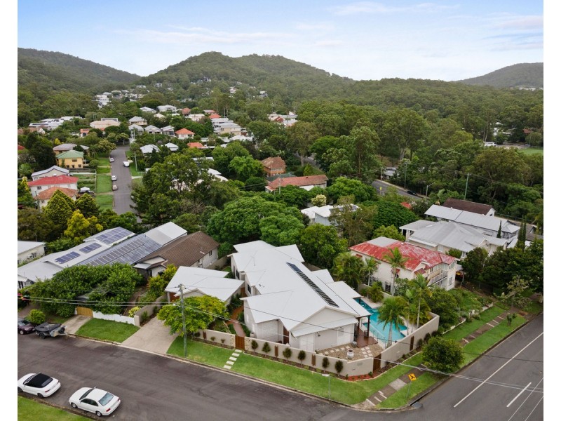 202 Simpsons Road, Bardon QLD 4065