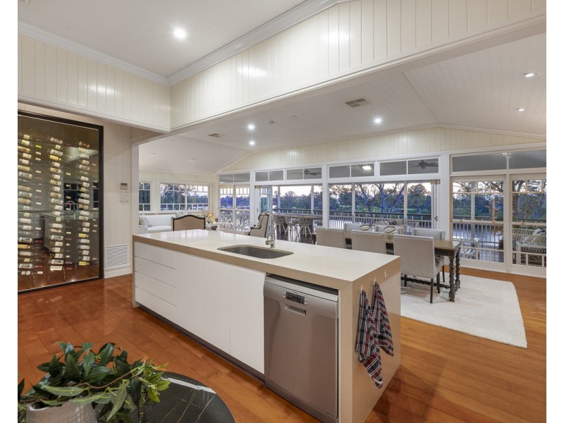 15 Stevens Street, Yeronga QLD 4104