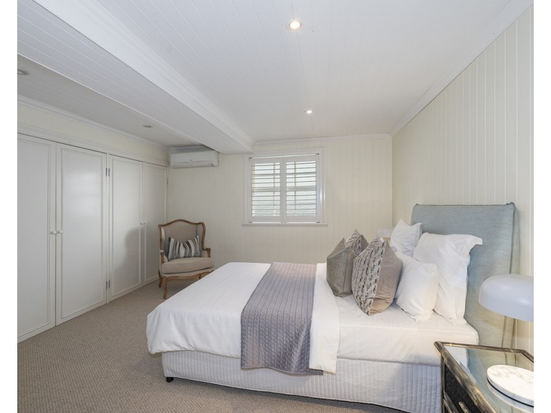 15 Stevens Street, Yeronga QLD 4104