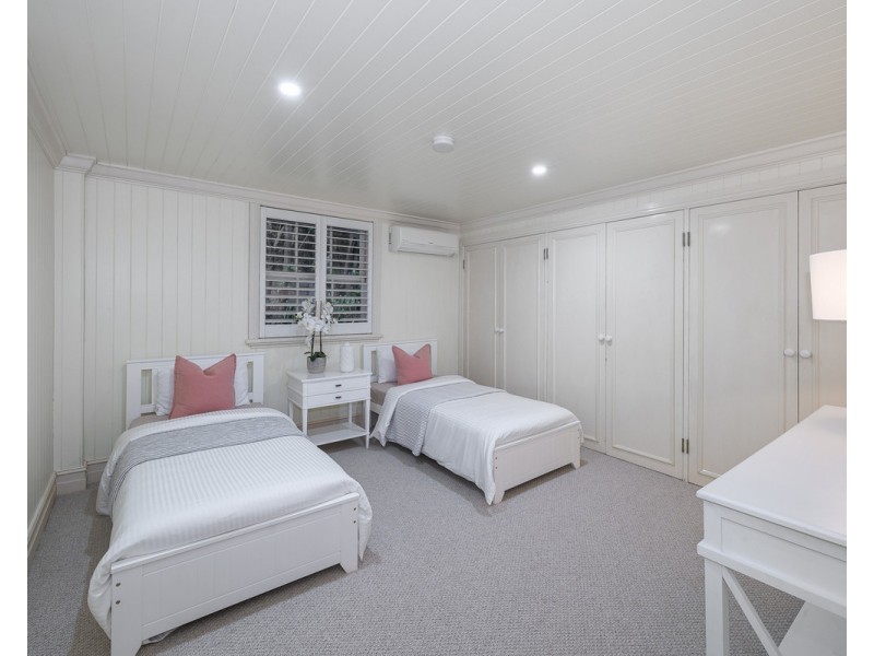 15 Stevens Street, Yeronga QLD 4104