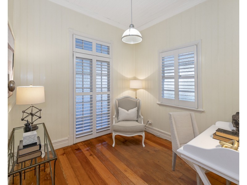 15 Stevens Street, Yeronga QLD 4104