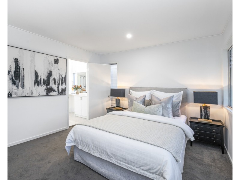 71 Kooringal Drive, Jindalee QLD 4074
