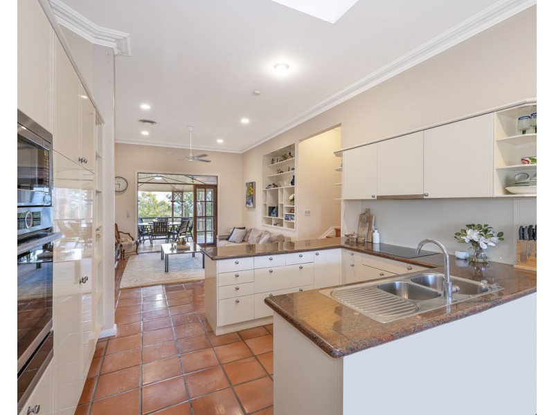 518 Haven Road, Upper Brookfield QLD 4069