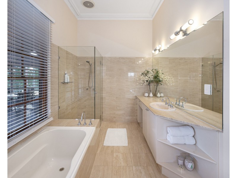 518 Haven Road, Upper Brookfield QLD 4069