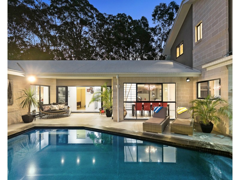 24 Warner Court, Fig Tree Pocket QLD 4069