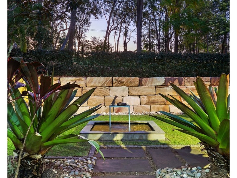 24 Warner Court, Fig Tree Pocket QLD 4069