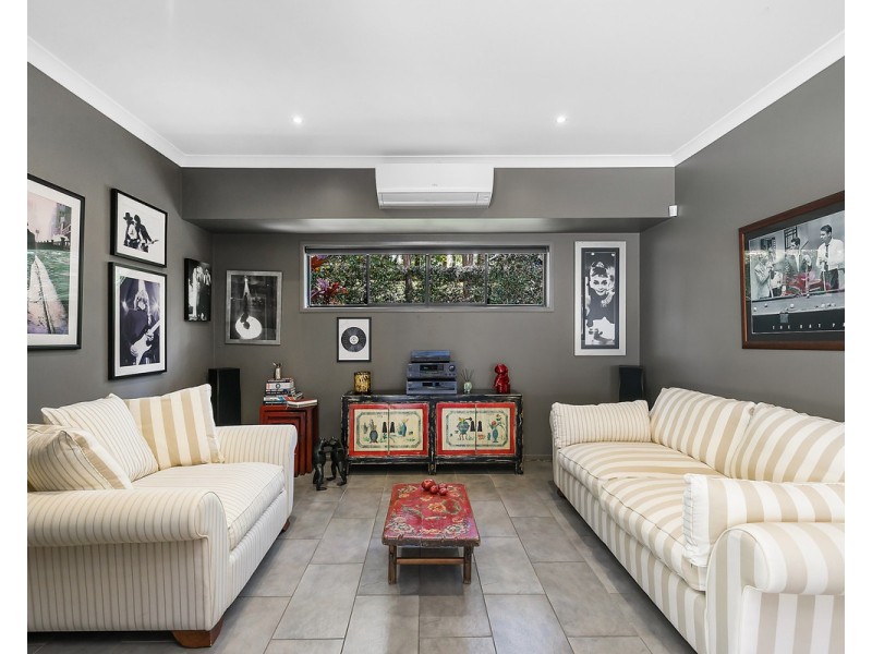 24 Warner Court, Fig Tree Pocket QLD 4069