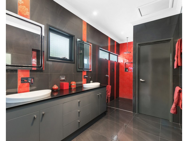 24 Warner Court, Fig Tree Pocket QLD 4069