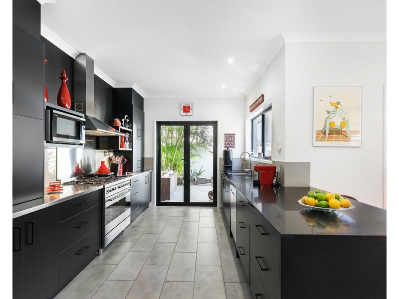 24 Warner Court, Fig Tree Pocket QLD 4069