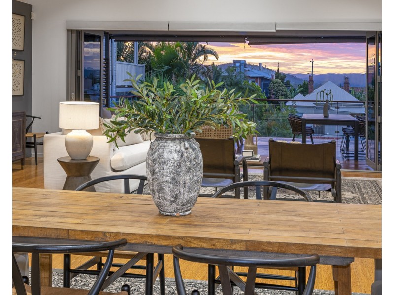 2 Harriet Street, Red Hill QLD 4059