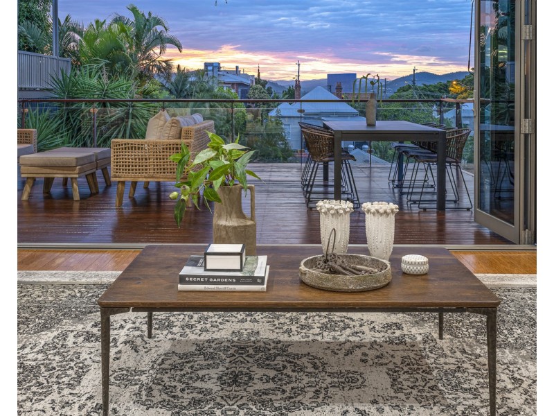 2 Harriet Street, Red Hill QLD 4059