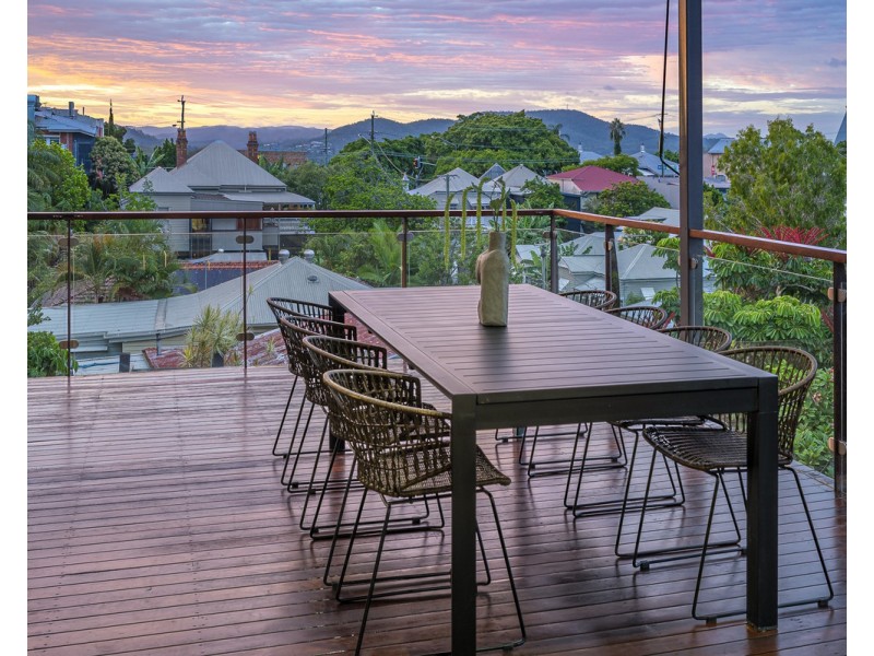 2 Harriet Street, Red Hill QLD 4059