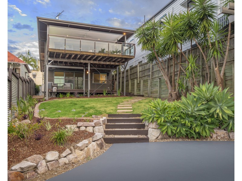 2 Harriet Street, Red Hill QLD 4059