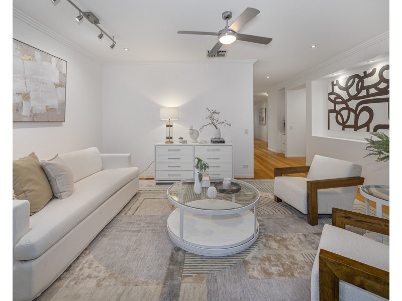 11 Esplanade, Yeronga QLD 4104