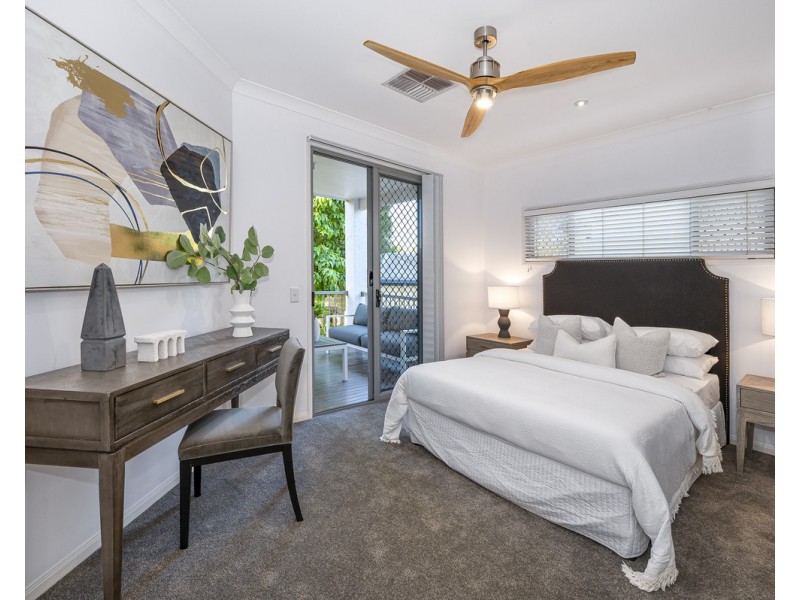 11 Esplanade, Yeronga QLD 4104