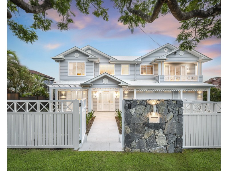 11 Hartley Street, Camp Hill QLD 4152