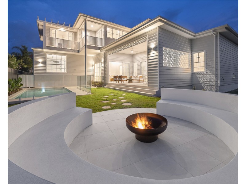 11 Hartley Street, Camp Hill QLD 4152