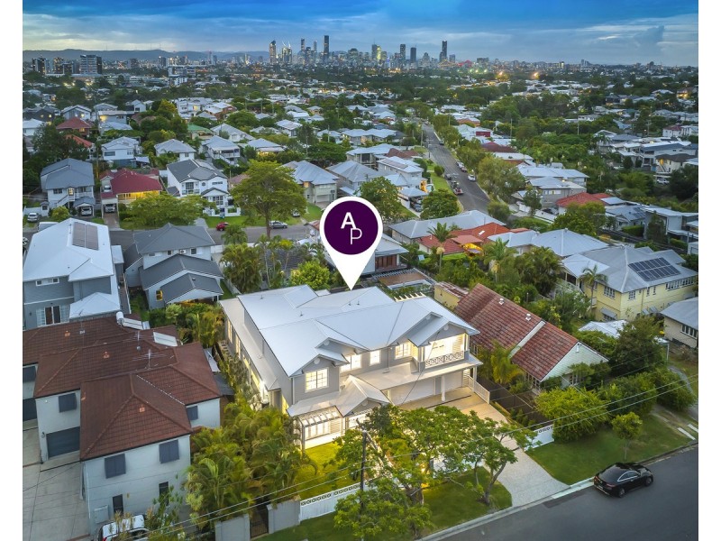 11 Hartley Street, Camp Hill QLD 4152