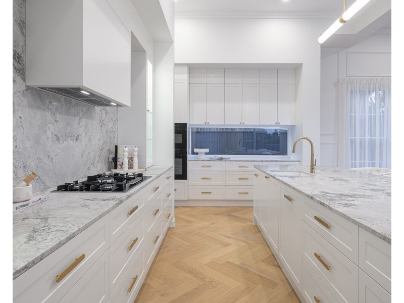 11 Hartley Street, Camp Hill QLD 4152