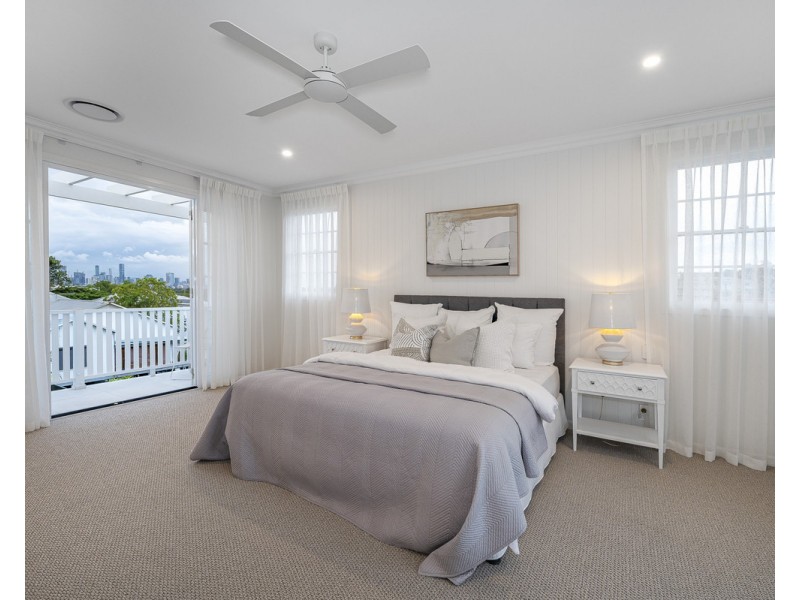 11 Hartley Street, Camp Hill QLD 4152