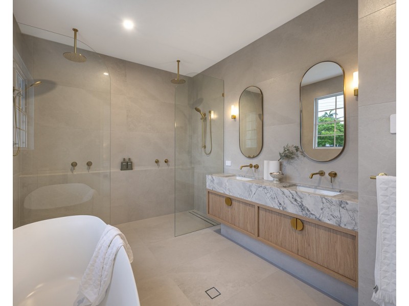 11 Hartley Street, Camp Hill QLD 4152