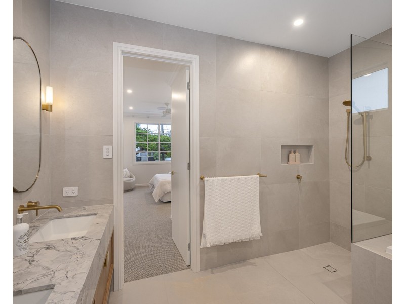 11 Hartley Street, Camp Hill QLD 4152