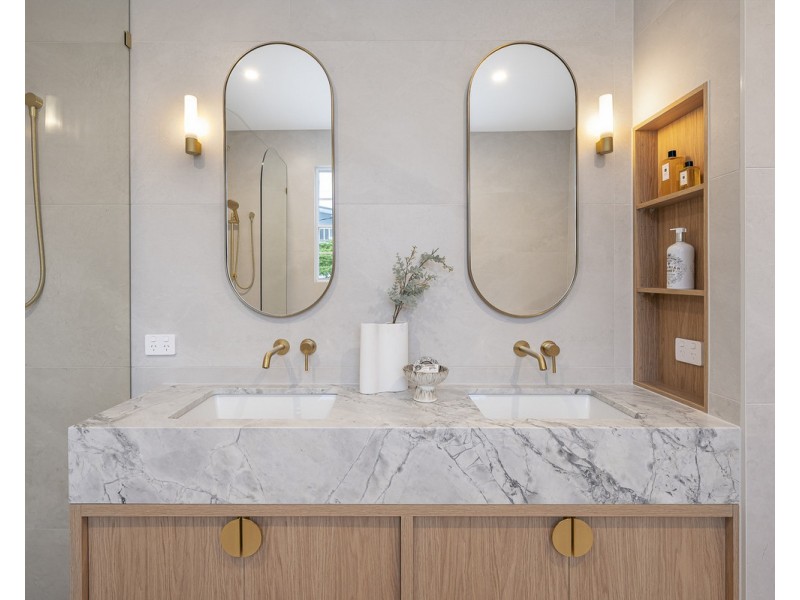 11 Hartley Street, Camp Hill QLD 4152