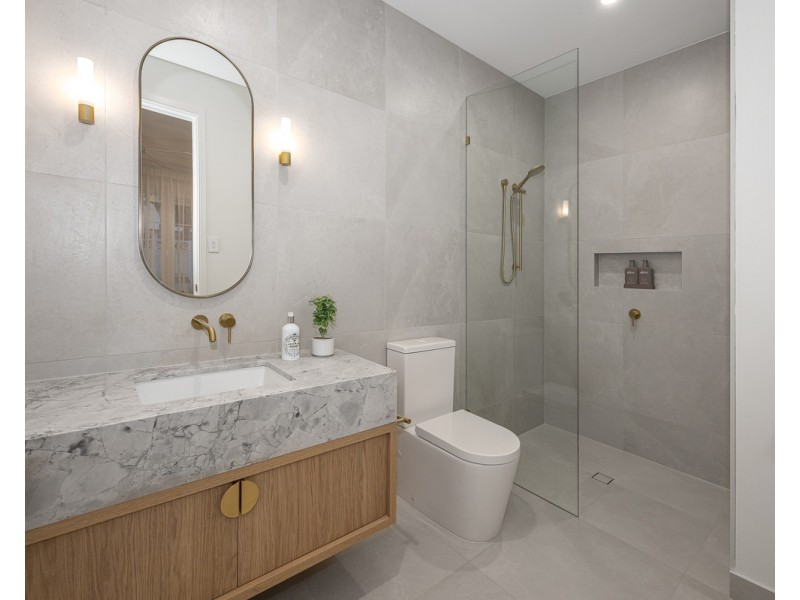 11 Hartley Street, Camp Hill QLD 4152