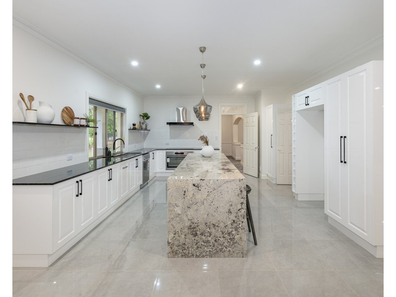 300 Teviot Road, Carbrook QLD 4130